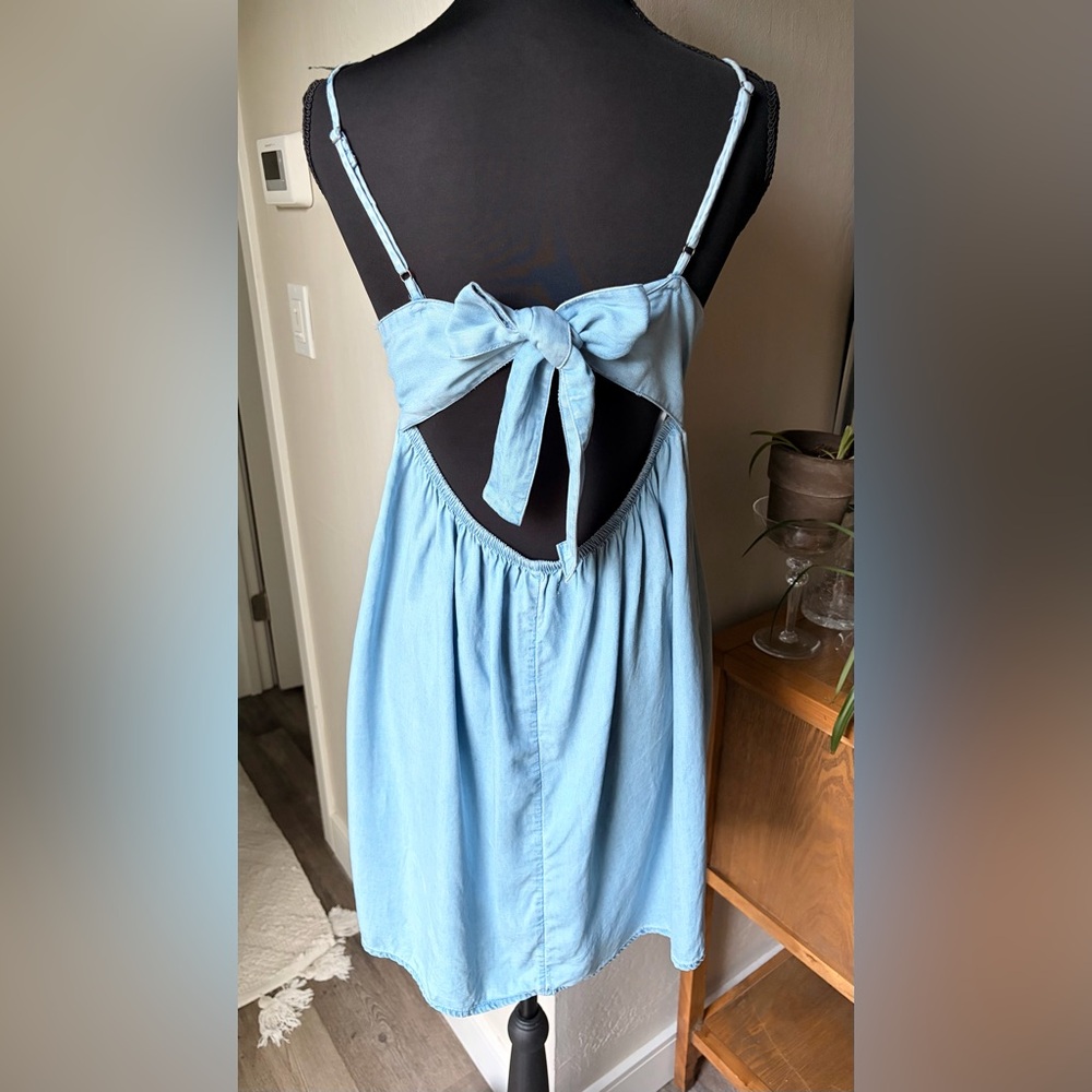 Women’s SO Jean mini dress with open bow tie back and spaghetti straps- size M